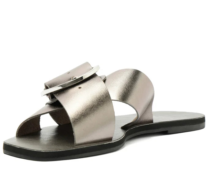 Flat Sandals with Crossed Straps and Silver Leather Buckle