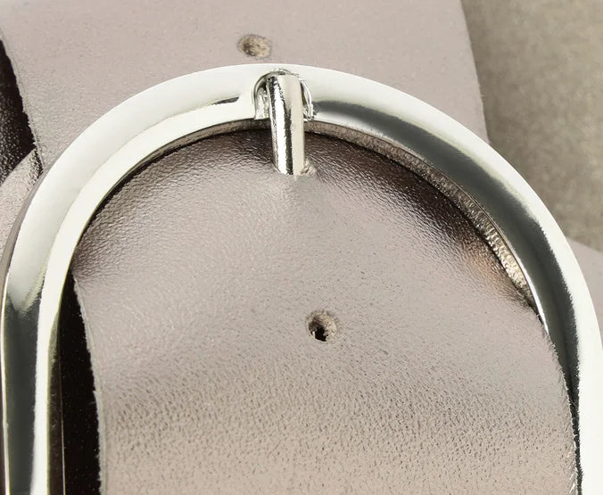 Flat Sandals with Crossed Straps and Silver Leather Buckle