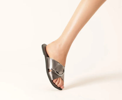 Flat Sandals with Crossed Straps and Silver Leather Buckle