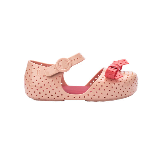 Melissas perforated pinky